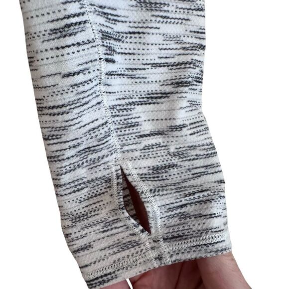 Lululemon Sweat Embrace Long Sleeve
Tiger Space Dye Black White - Picture 6 of 8